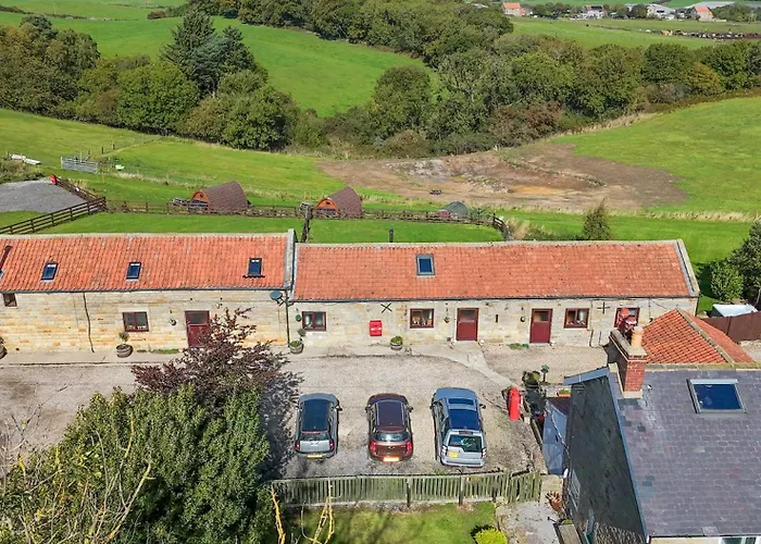 Stable * Staintondale